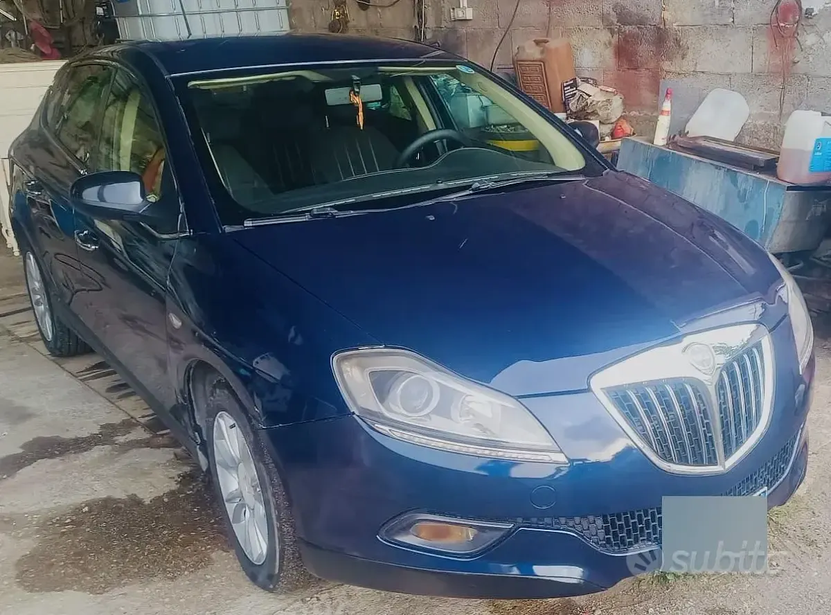 Usata Lancia Delta 120 CV (88 kW) 2009 Blu Utilitaria