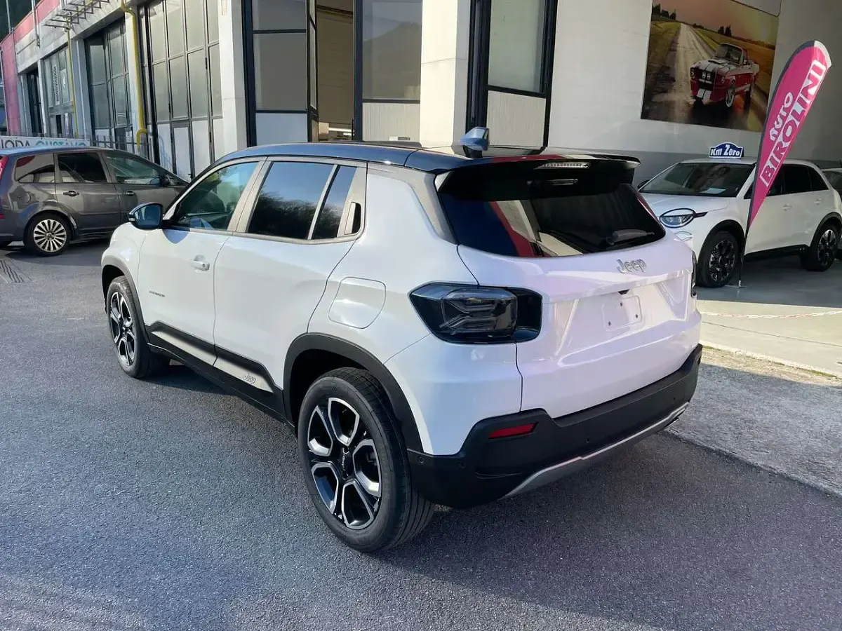 Nieuw Jeep Avenger Summit 101 PK (74 kW) 2026 Wit SUV