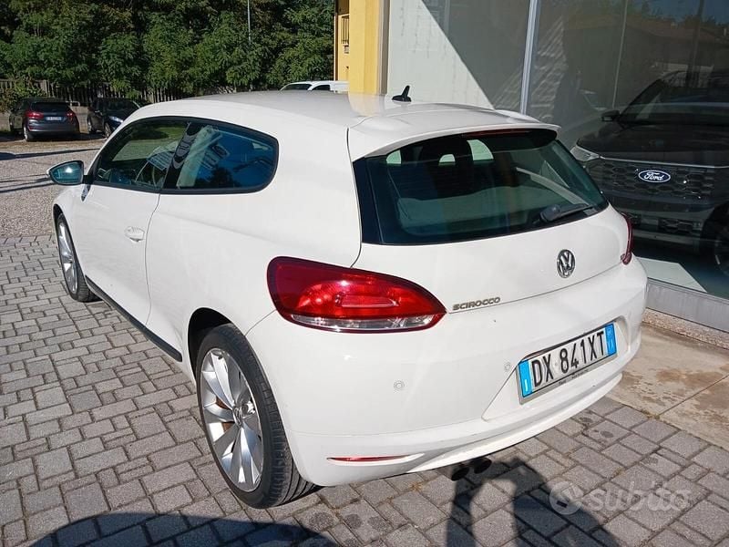 Begagnad VW Scirocco 160 HK (117 kW) 2009 Vit Sportkupé