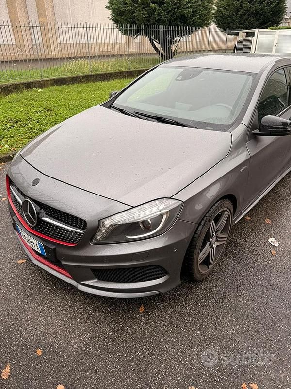 Usata Mercedes A250 211 CV (155 kW) 2015 Grigio Berlina