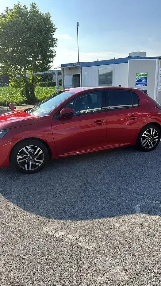 Usata Peugeot 208 Allure 101 CV (74 kW) 2020 Rosso Utilitaria