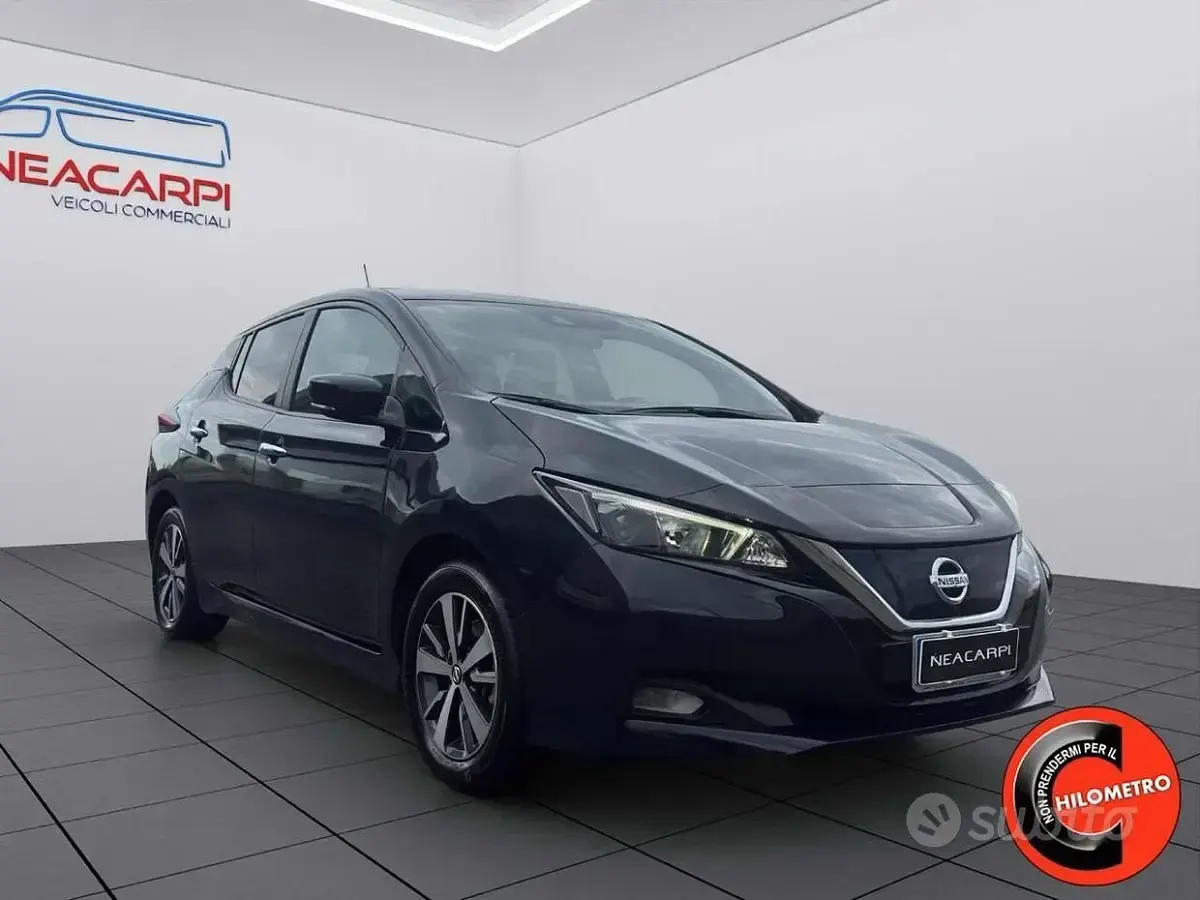 Usata Nissan Leaf Acenta 89 kW (122 CV) 2020 Blu/azzurro Utilitaria