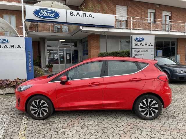 Begagnad Ford Fiesta Titanium 125 HK (91 kW) 2022 Röd Halvkombi