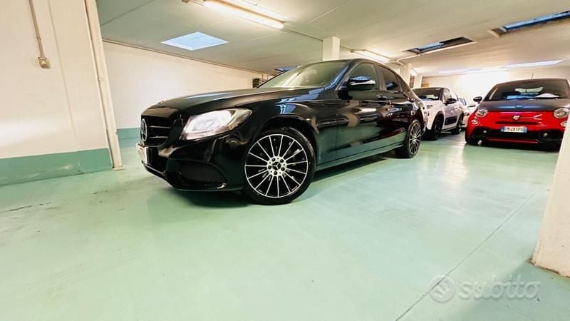 Usata Mercedes C180 Premium 116 CV (85 kW) 2016 Nero Berlina