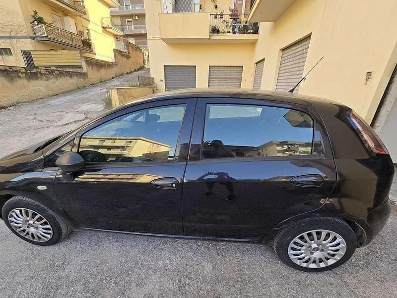 Nero Usata 2014 Fiat Punto Easy Utilitaria | 4000 € (Super prezzo) - Immagine 1/4