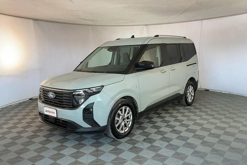 Käytetty Ford Tourneo Courier Titanium 125 HP (91 kW) 2024 Tila-auto