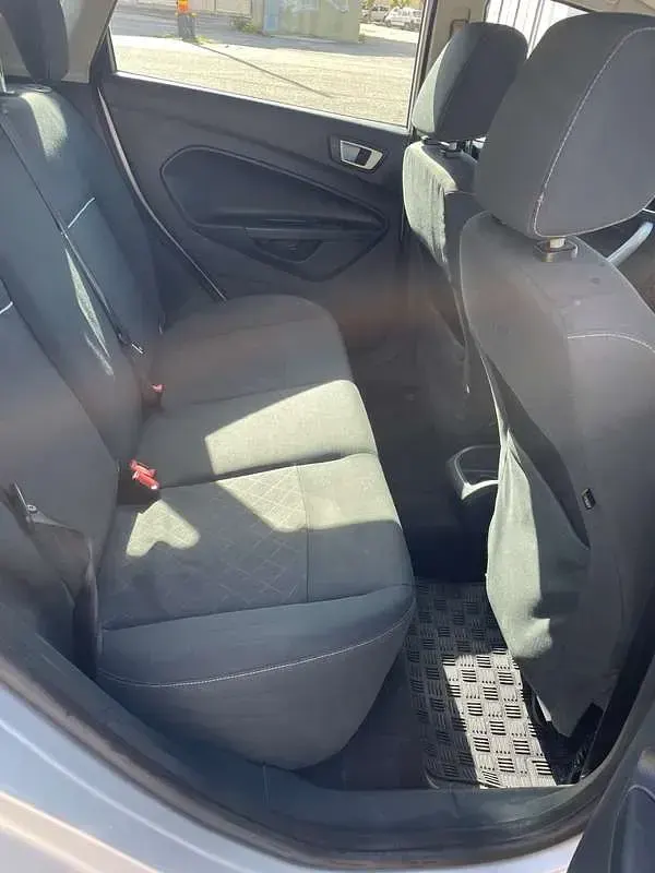 Usata Ford Fiesta Titanium 71 CV (52 kW) 2011 Grigio Berlina