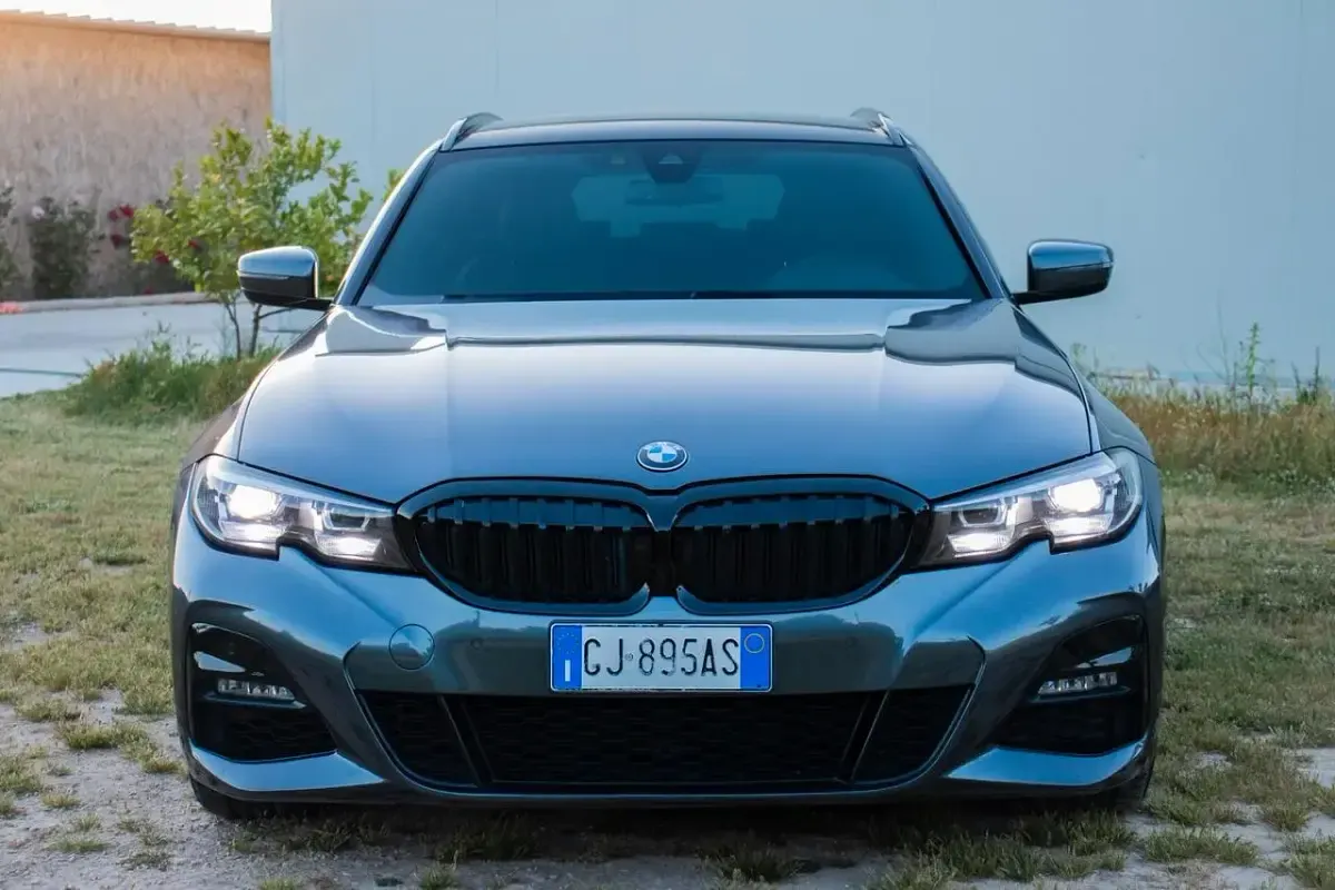Usata BMW 320e M Sport 190 CV (139 kW) 2022 Grigio Station wagon
