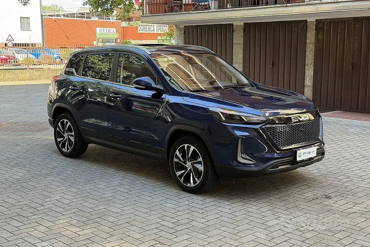 Usata EVO Evo 5 127 CV (93 kW) 2025 Bluazzurro SUV