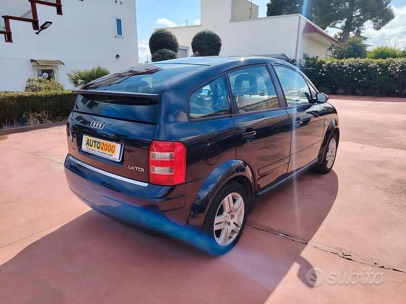 Usata Audi A2 75 CV (55 kW) 2004 Nero Utilitaria