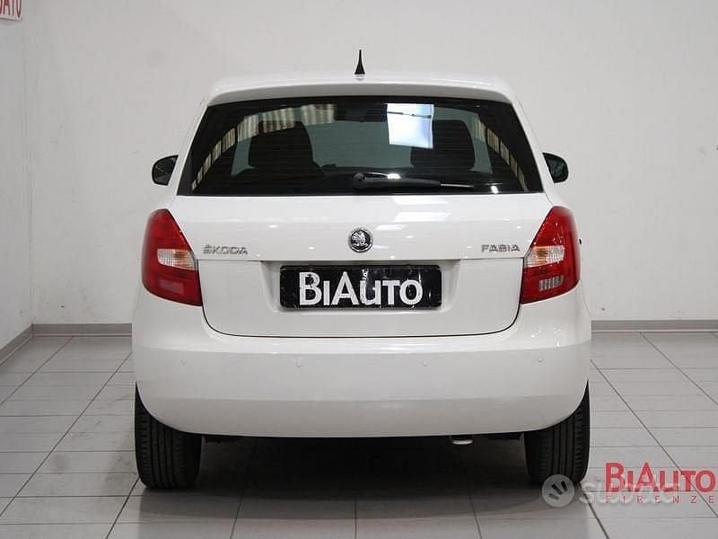 Usata Skoda Fabia Ambition 75 CV (55 kW) 2014 Bianco Berlina