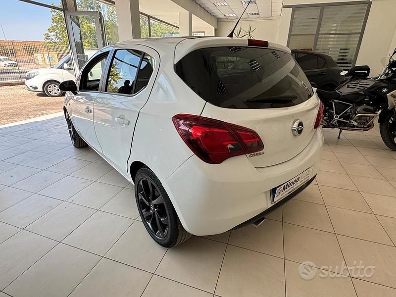 Usata Opel Corsa Cosmo 90 CV (66 kW) 2015 Bianco Berlina