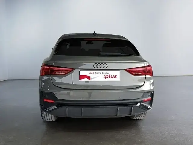 Usata Audi Q3 Sportback S-Line 150 CV (110 kW) 2022 Grigio SUV
