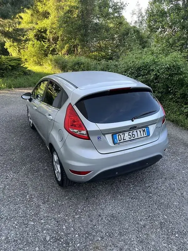 Usata Ford Fiesta Titanium 95 CV (69 kW) 2010 Berlina