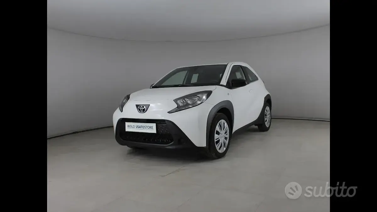 Usata Toyota Aygo X Active 72 CV (52 kW) 2025 SUV
