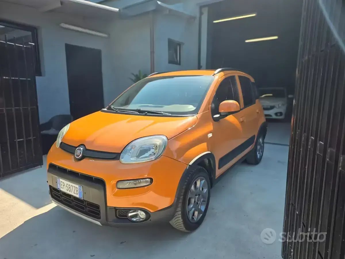 Usata Fiat Panda 4x4 S 75 CV (55 kW) 2014 Arancione Utilitaria