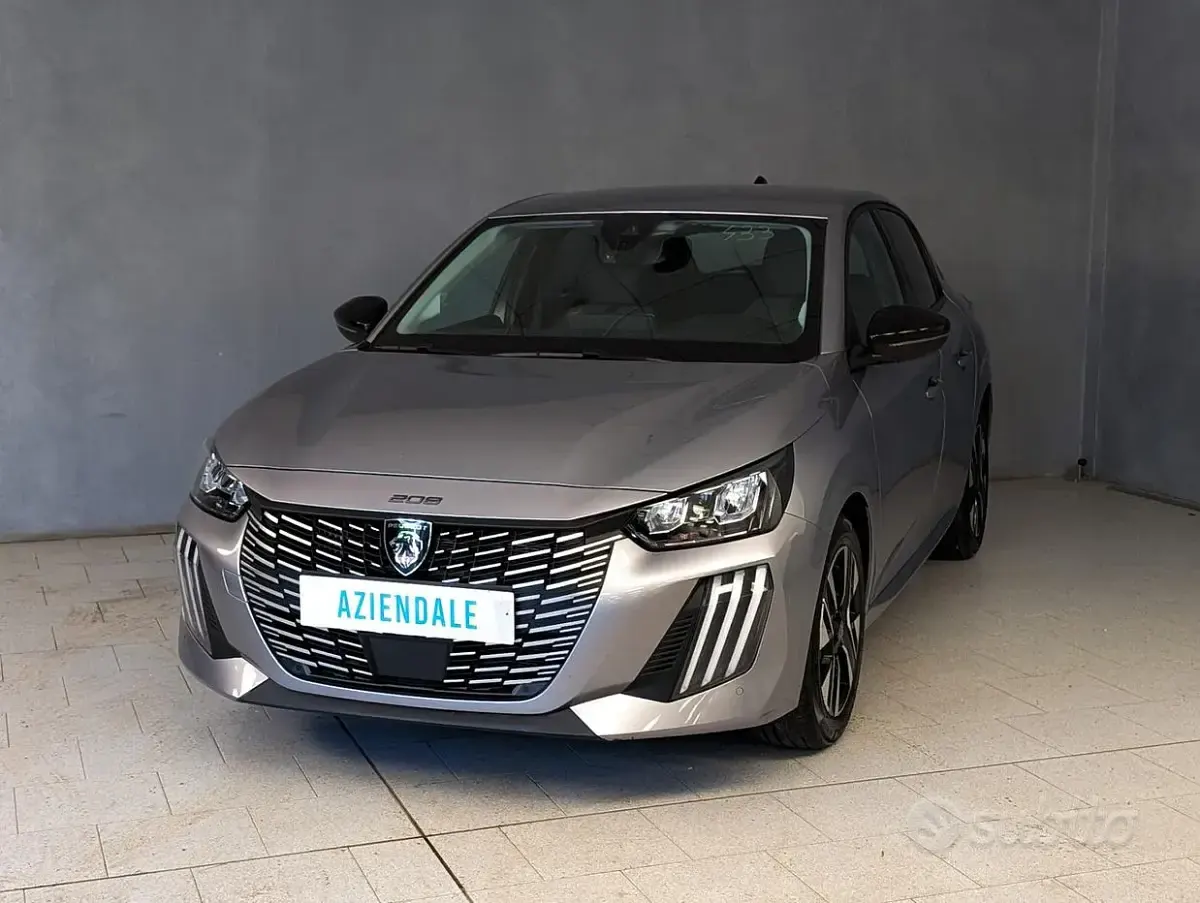Usata Peugeot 208 Allure 101 CV (74 kW) 2025 Utilitaria