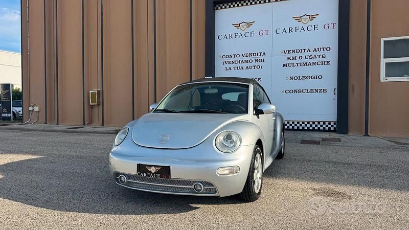 Usata VW New Beetle 102 CV (75 kW) 2005 Grigio Utilitaria
