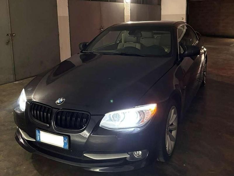 Usata BMW 320 Cabriolet 184 CV (135 kW) 2011 Nero Cabrio