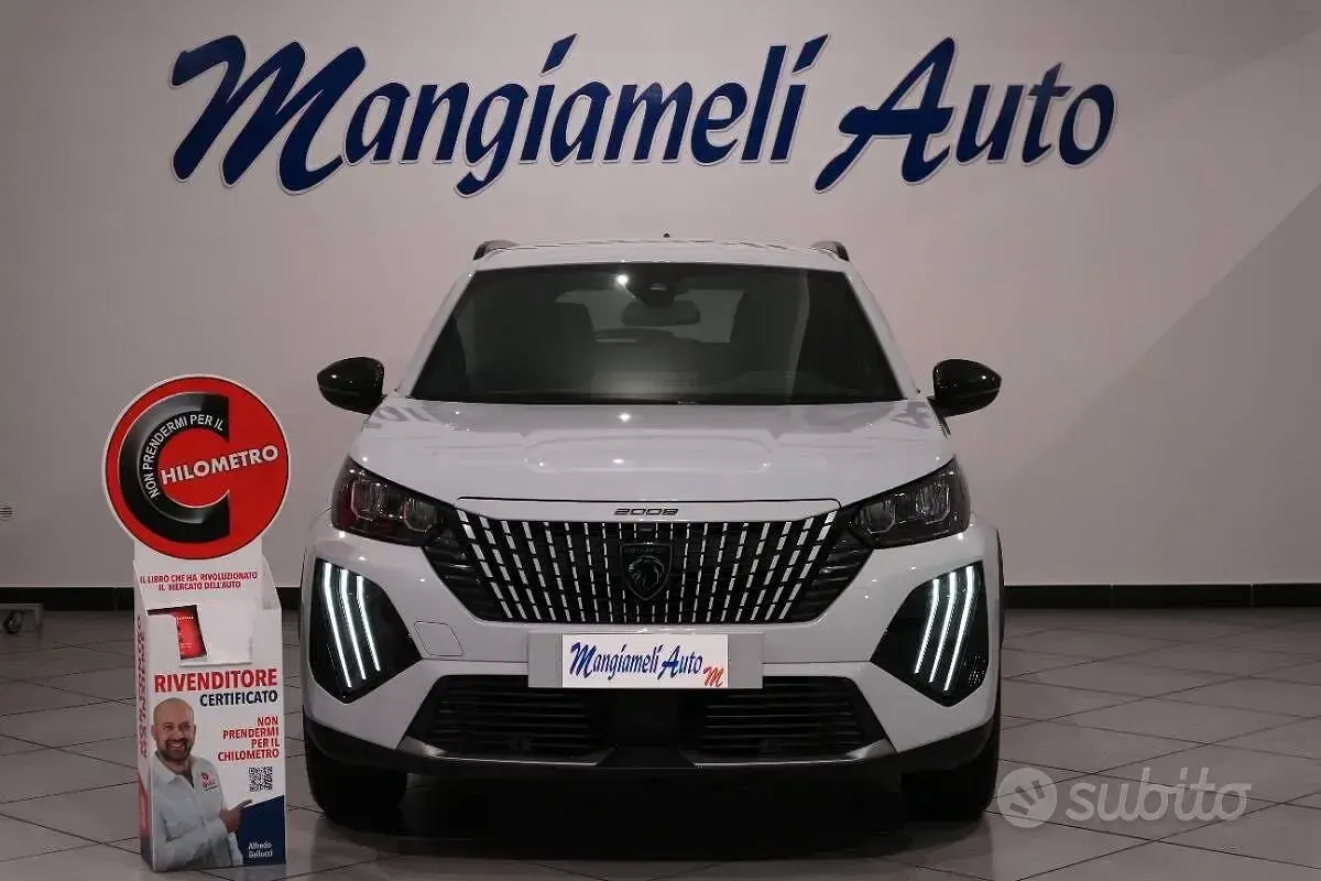 Usata Peugeot 2008 Allure 131 CV (96 kW) 2023 Bianco SUV