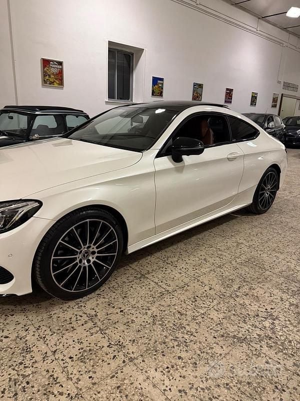 Usata Mercedes C300 244 CV (179 kW) 2017 Bianco Coupé