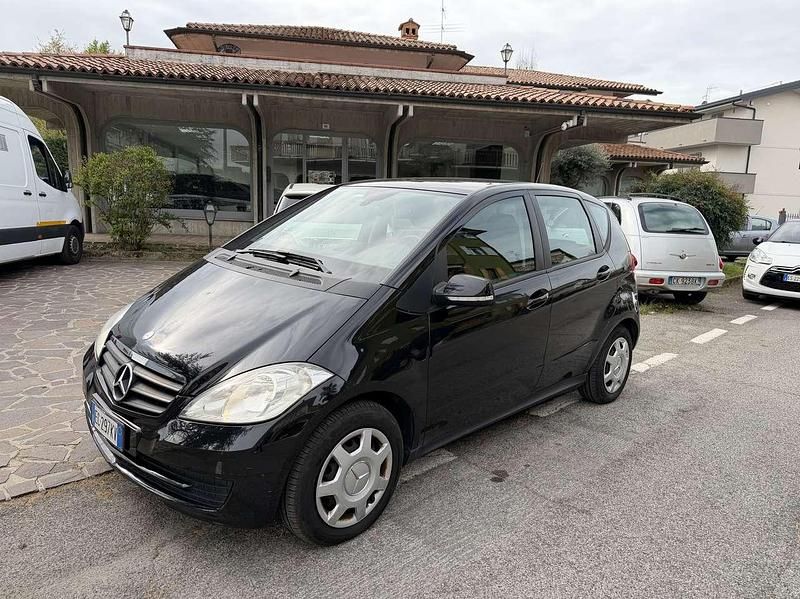 Usata Mercedes A180 Executive 109 CV (80 kW) 2010 Nero Berlina