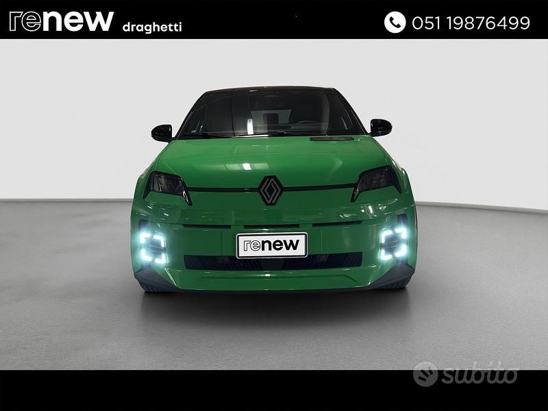 Usata Renault 5 E-Tech Komfort 110 kW (150 CV) 2025 Verde Berlina