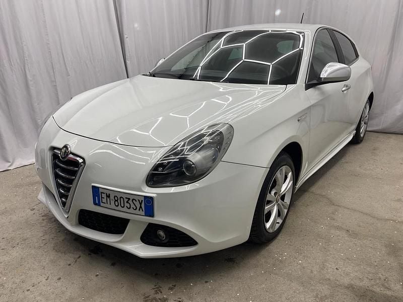 Usata Alfa Romeo Giulietta Distinctive 120 CV (88 kW) 2012 Bianco Utilitaria