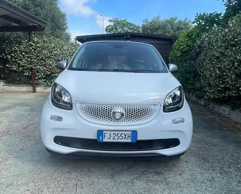 Usata Smart ForFour Passion 71 CV (52 kW) 2017 Bianco Utilitaria