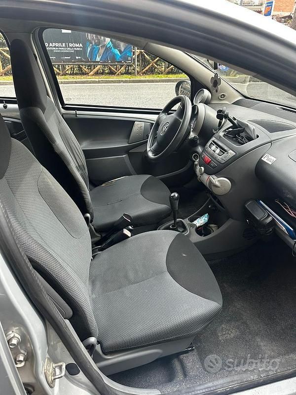 Usata Toyota Aygo 2006 Grigio Utilitaria