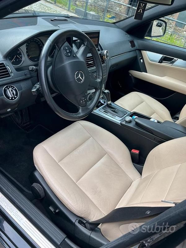 Usata Mercedes C320 224 CV (164 kW) 2008 Nero Berlina