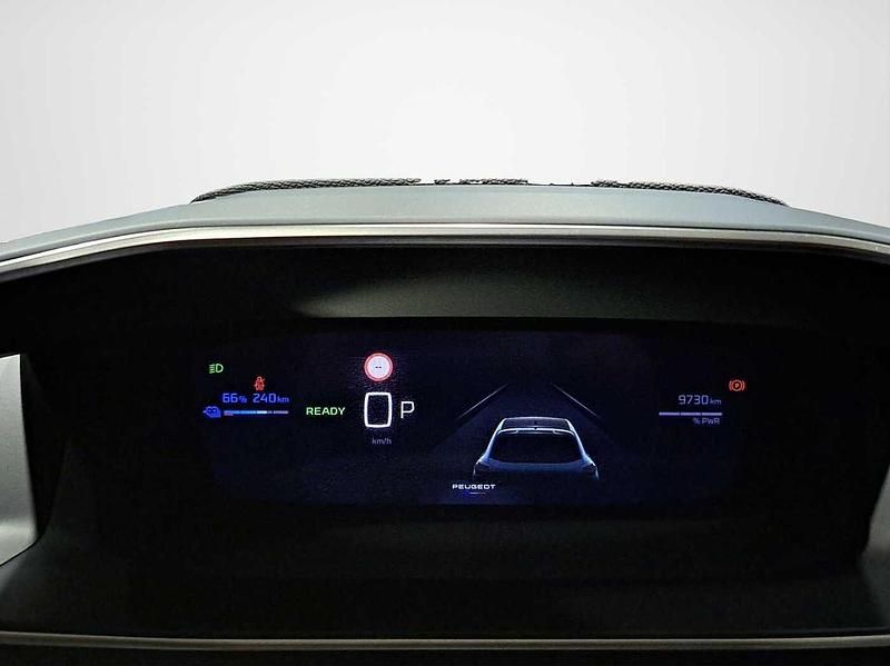 Usata Peugeot e-208 GT 114 kW (156 CV) 2024 Grigio Utilitaria