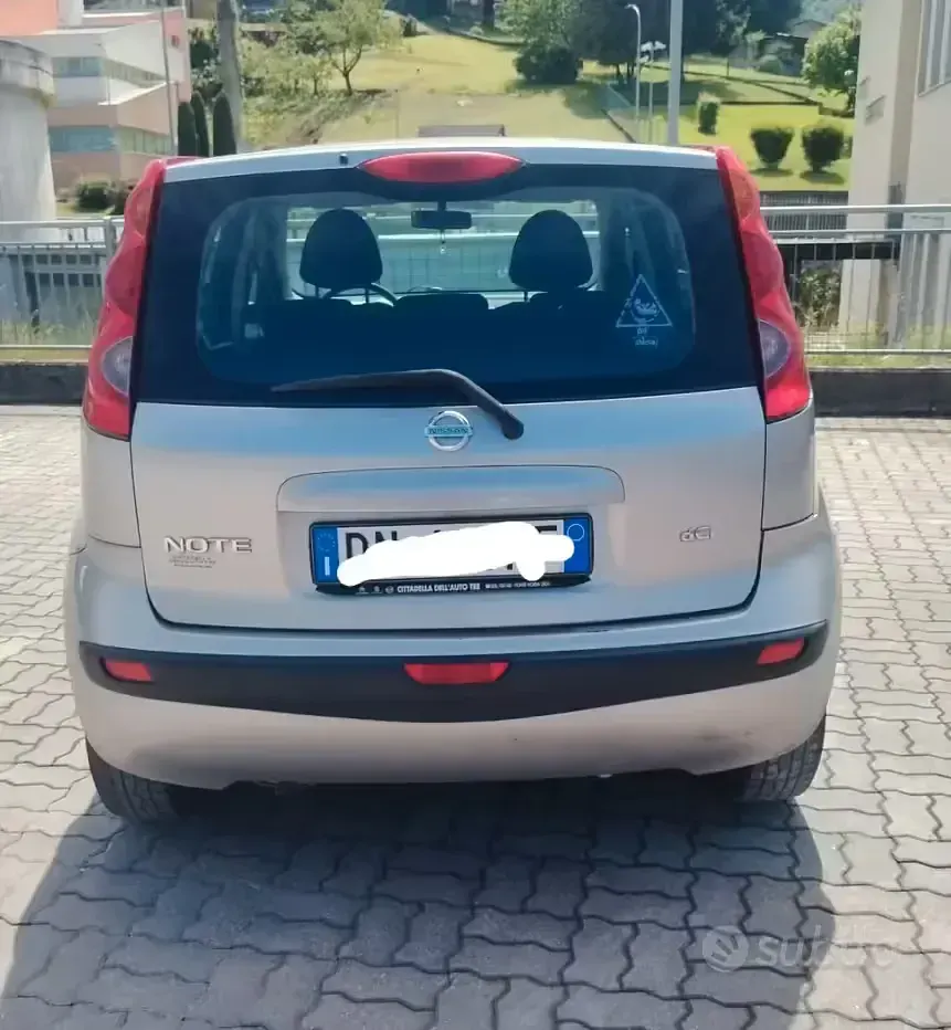 Usata Nissan Note 68 CV (50 kW) 2008 Grigio Utilitaria
