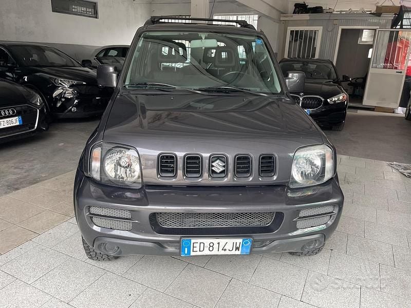 Second-hand Suzuki Jimny 86 CP (63 kW) 2010 Gri SUV