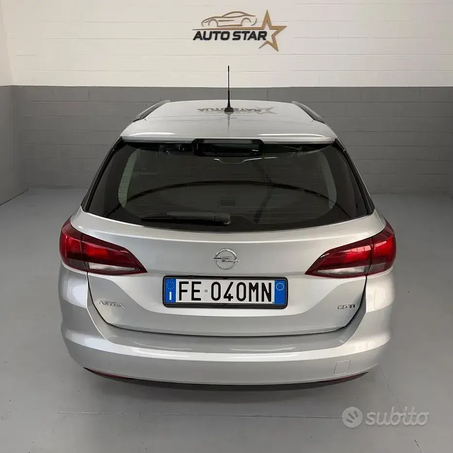 Usata Opel Astra Innovation 110 CV (80 kW) 2016 Grigio Berlina