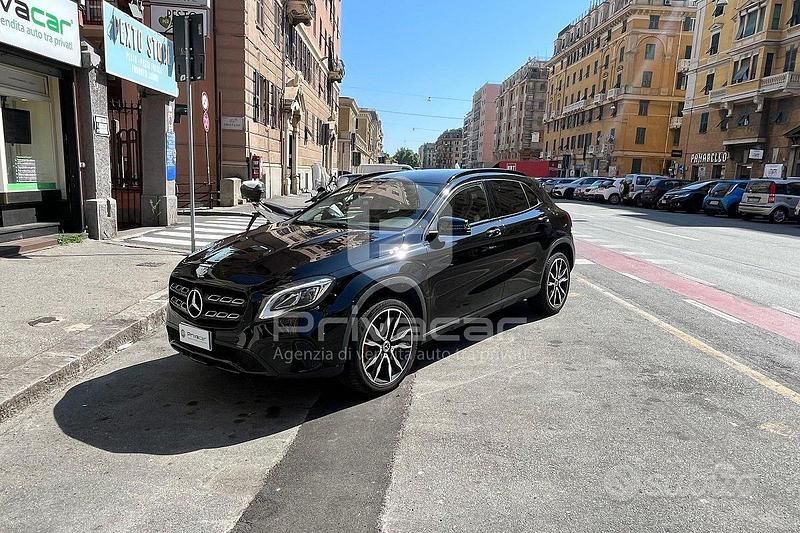 Nero Usata 2019 Mercedes GLA220 SUV | 14.700 € (Super prezzo) - Immagine 1/4