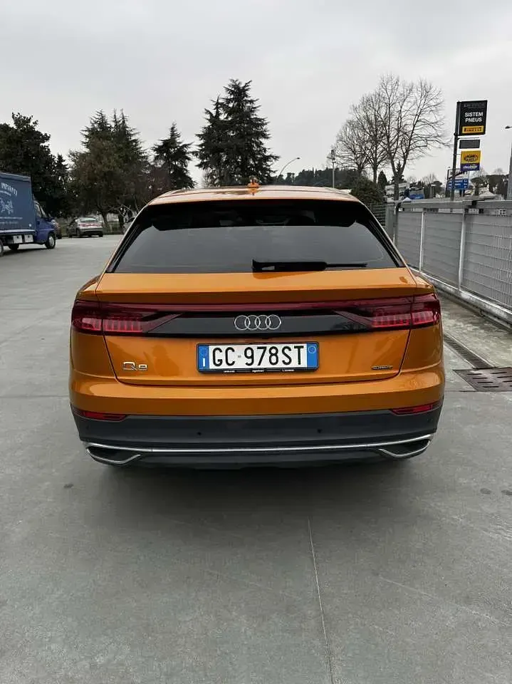 Usata Audi Q8 231 CV (169 kW) 2020 Arancione SUV