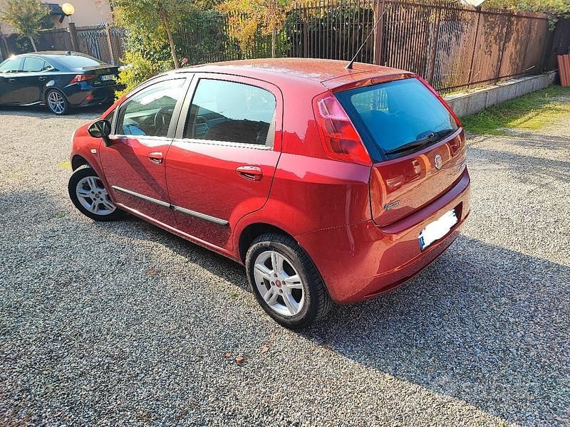 Usata Fiat Grande Punto Dynamic 77 CV (56 kW) 2009 Utilitaria