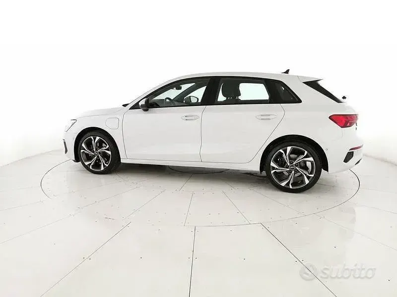 Usata Audi A3 Business 150 CV (110 kW) 2024 Bianco Berlina