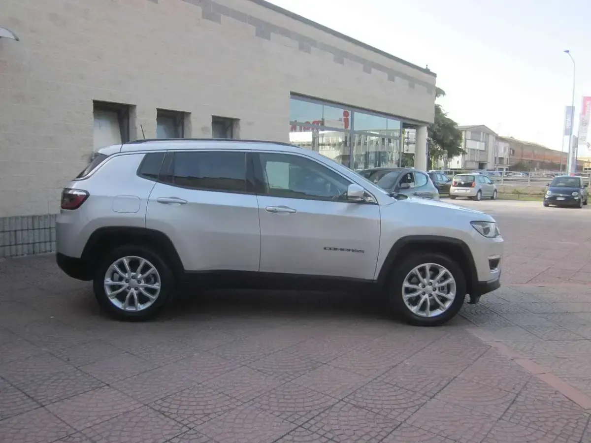 Usata Jeep Compass Limited 131 CV (96 kW) 2021 Argento SUV