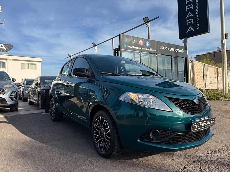 Verde Usata 2020 Lancia Ypsilon Platinum Due volumi | 12.000 € (Buon prezzo) - Immagine 1/4