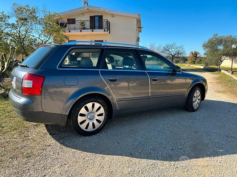 Usata Audi A4 130 CV (95 kW) 2002 Grigio Station wagon