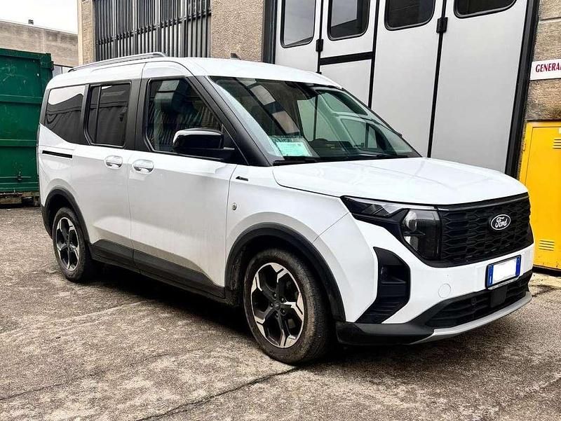 Usata Ford Tourneo Active 125 CV (91 kW) 2024 Bianco Monovolume