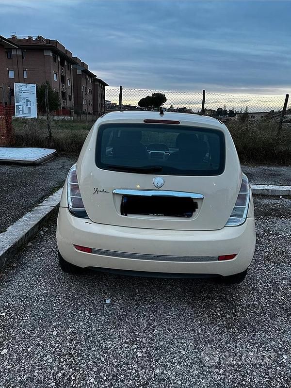 Usata Lancia Ypsilon 80 CV (58 kW) 2008 Giallo Utilitaria