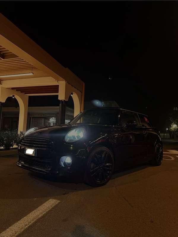 Usata Mini ONE 75 CV (55 kW) 2019 Nero Utilitaria