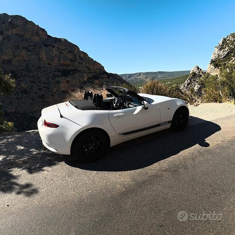 Usata Mazda MX5 Exceed 132 CV (97 kW) 2023 Bianco Cabrio