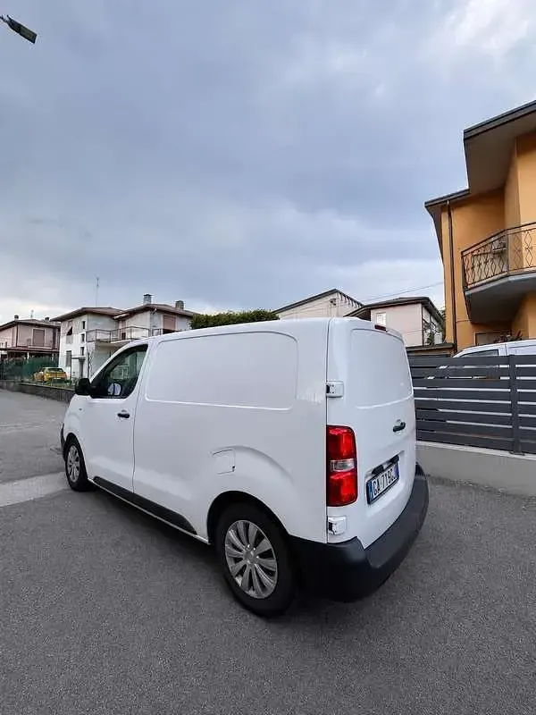 Usata Opel Vivaro 120 CV (88 kW) 2019 Monovolume
