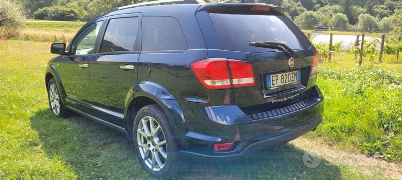 Usata Fiat Freemont Lounge 170 CV (125 kW) 2013 Blu SUV