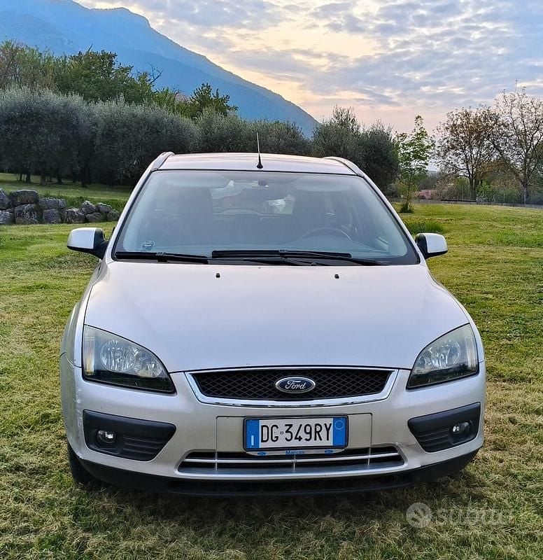 Usata Ford Focus Style 90 CV (66 kW) 2007 Argento Station wagon