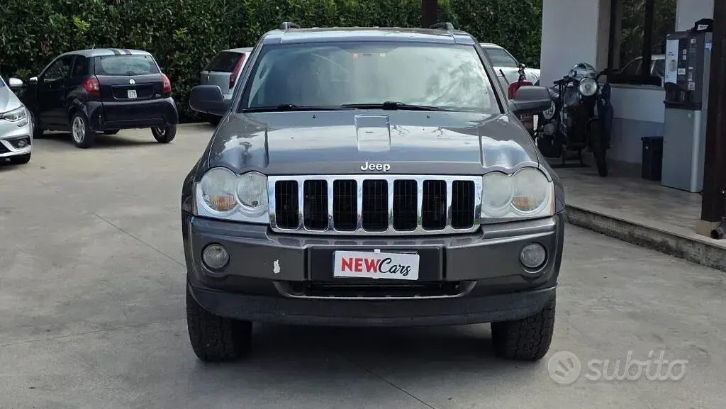 Usata Jeep Grand Cherokee 218 CV (160 kW) 2006 Grigio SUV